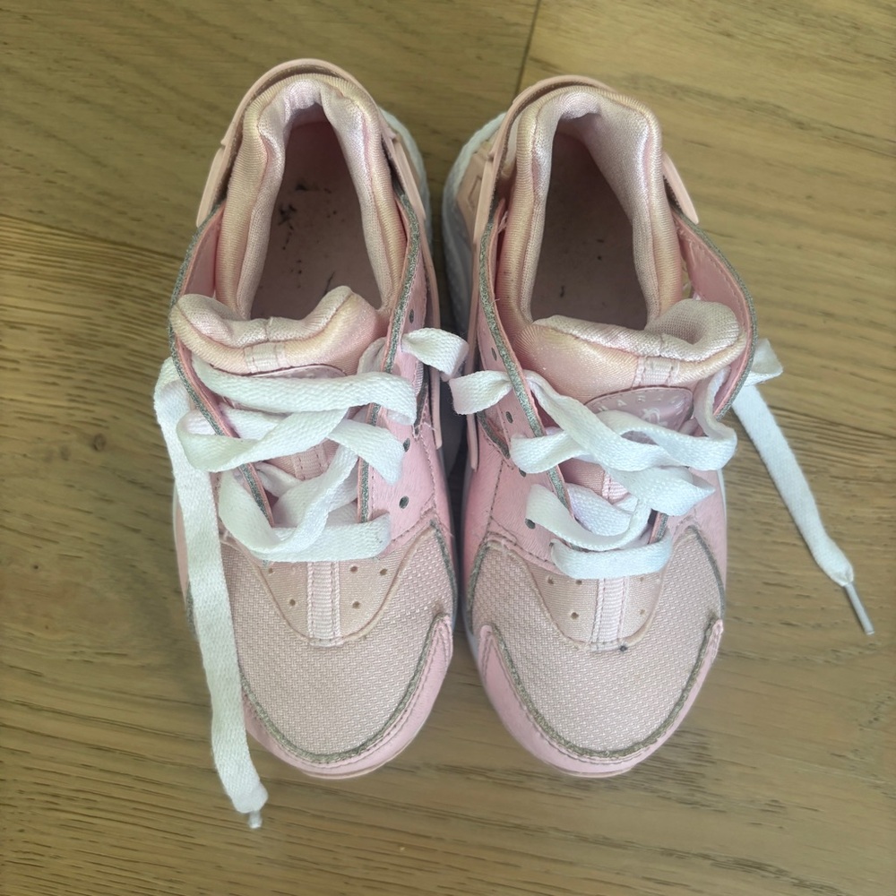 Nike huarache pink size 11